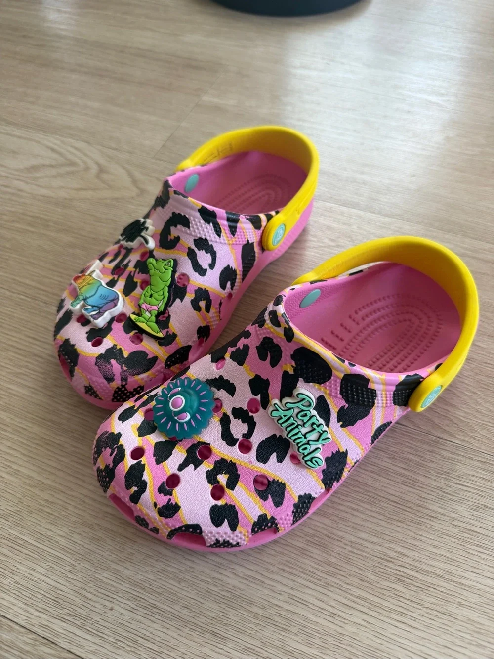 Crocs x Ron English Party Animal Clog Kids Sz J4 Pink Leopard w Jibbitz Light Up